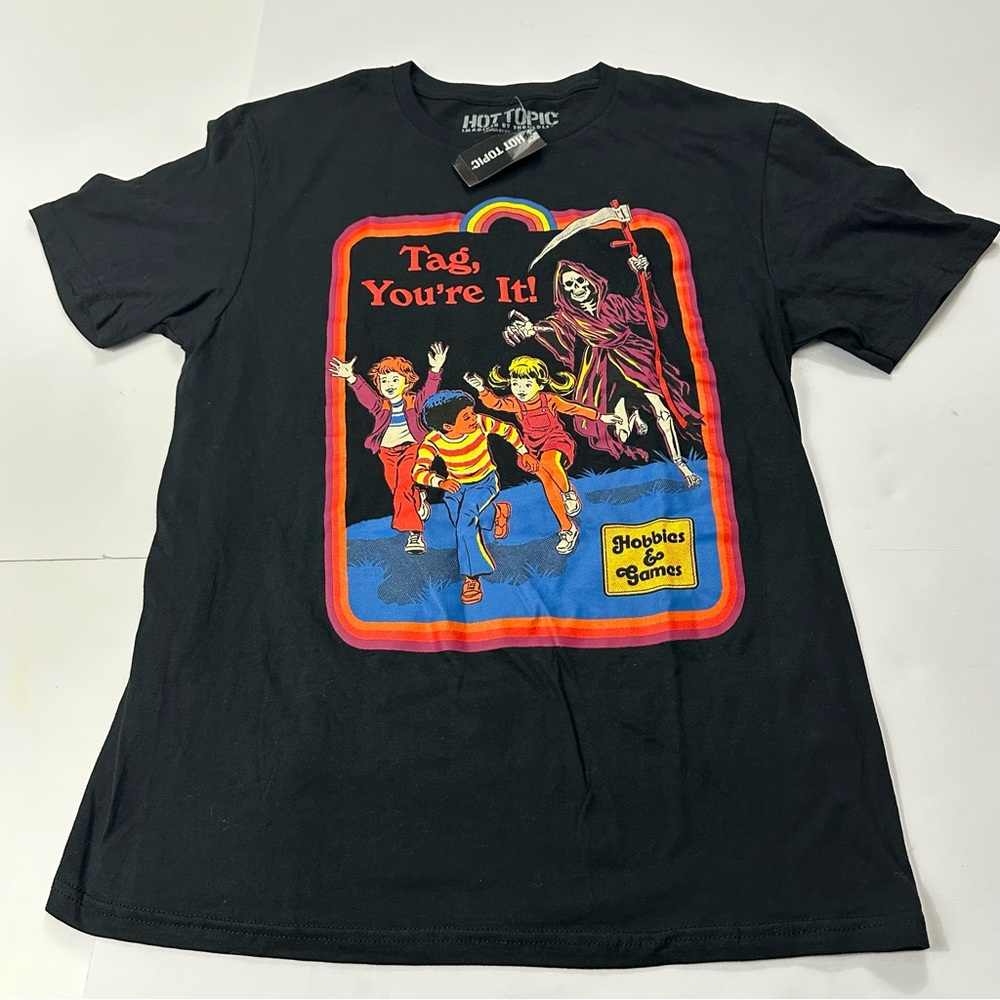 Hot Topic ‘Tag You’re It’ Graphic T-Shirt. Size Medium